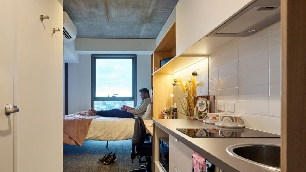 Queen Studio Apartment