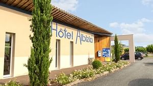 A side view of Hotel Albizia at 
