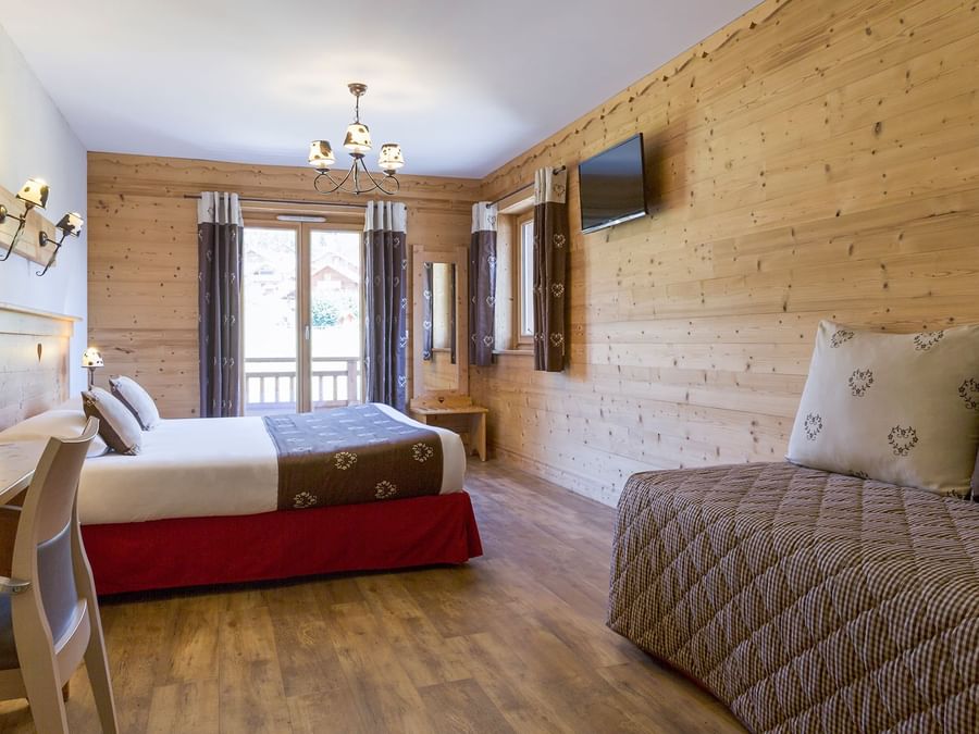 Interior of the Superior Room at Chalet-Hotel Le Beausoleil