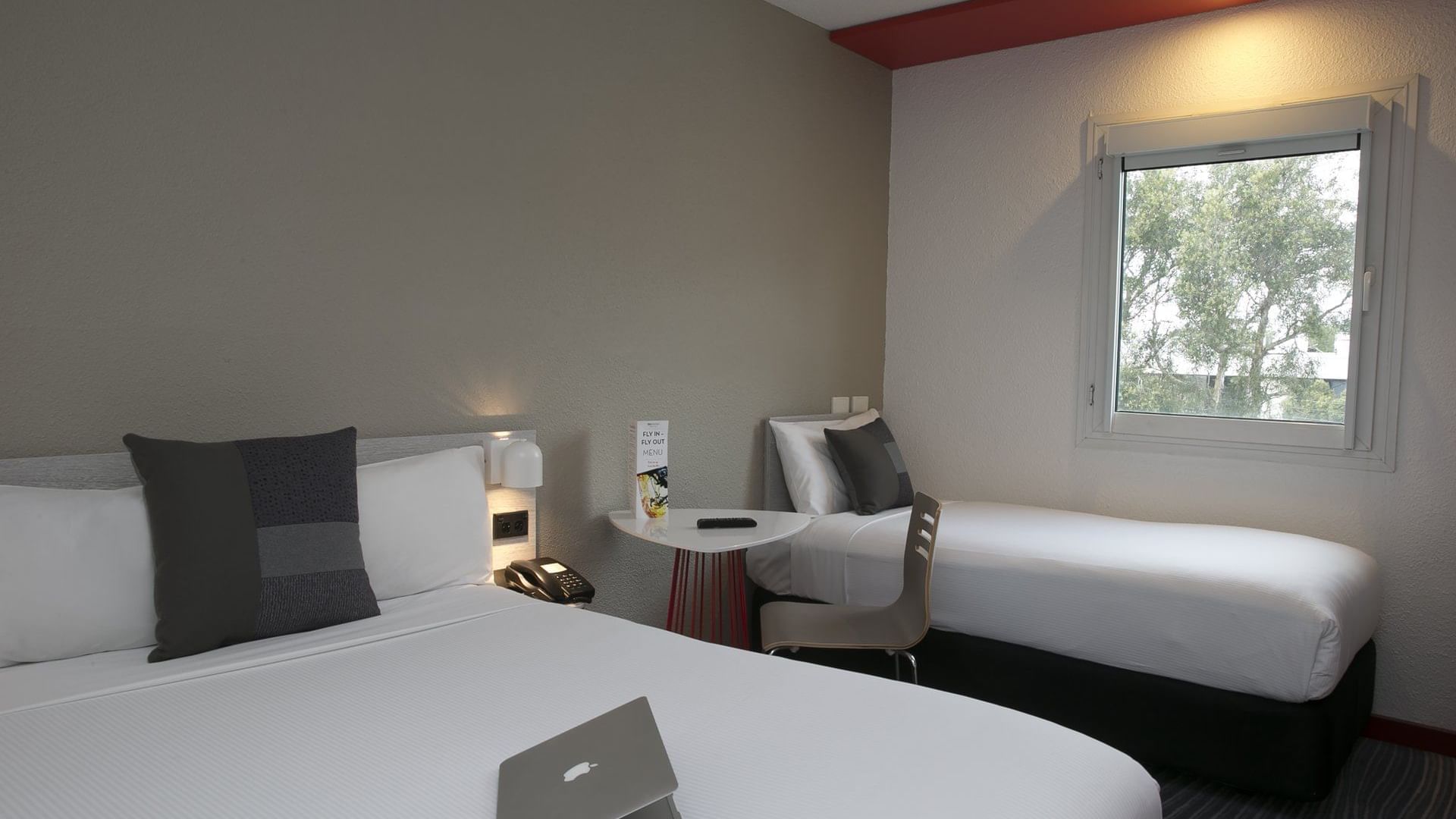 Twin Rooms at Ibis Sydney Airport 