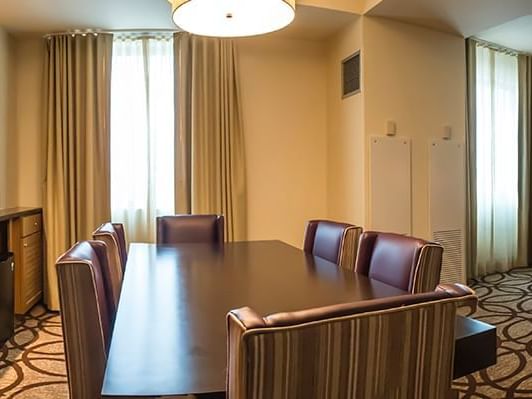 Dining table in Double Non Smoking room at Pearl River Resorts