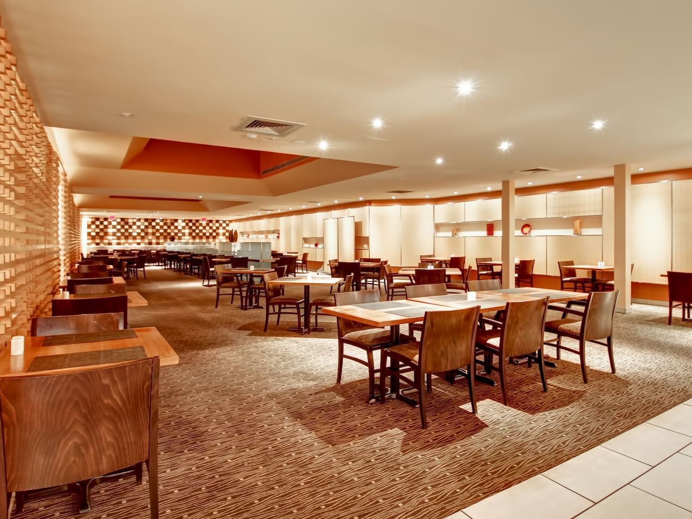 classic spacious dining area at The Inn of Waterloo
