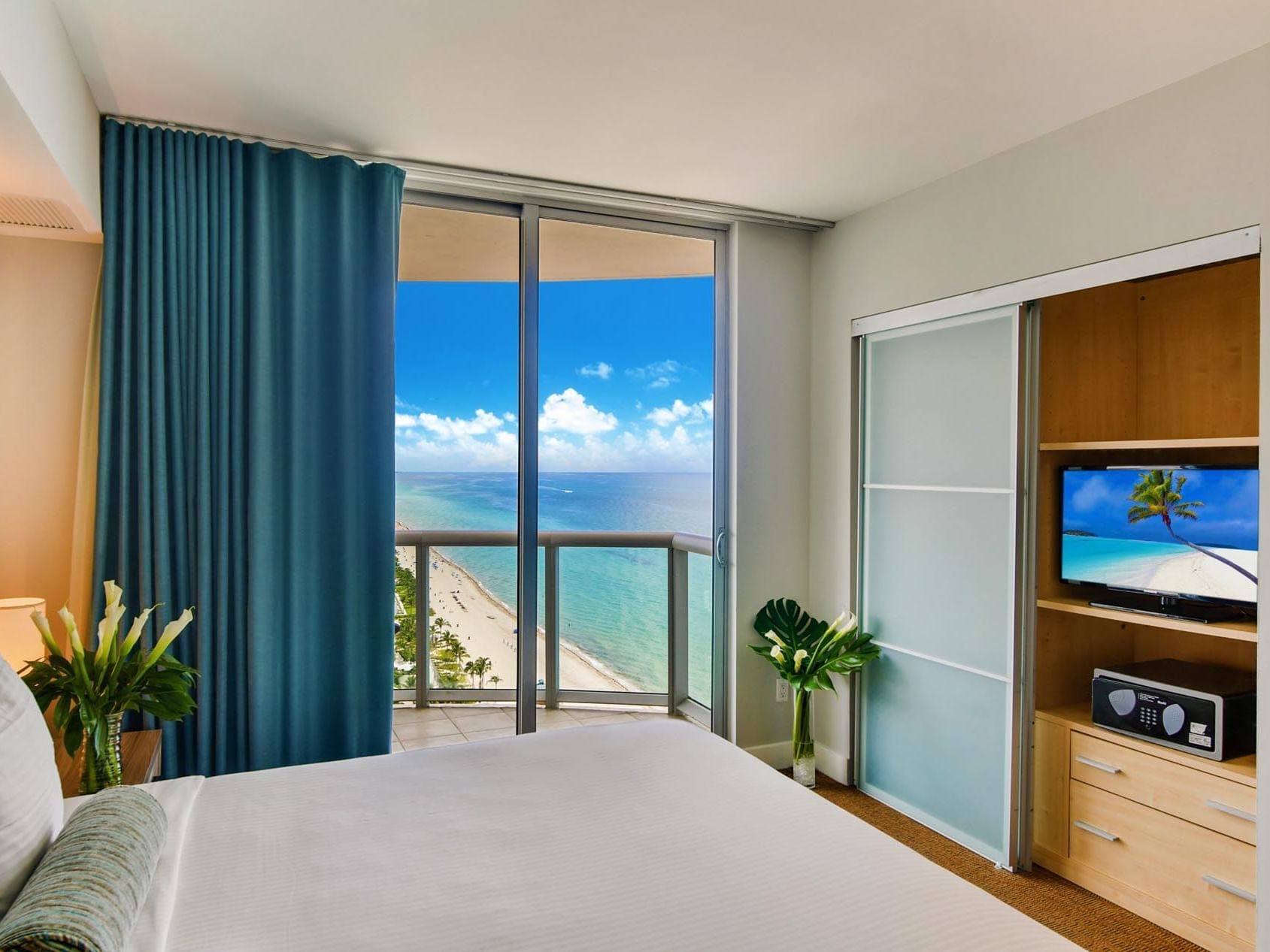 Bed, TV in Classic King Ocean View Room at Marenas Resort Miami
