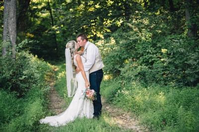 Newlyweds at Gettysburg.