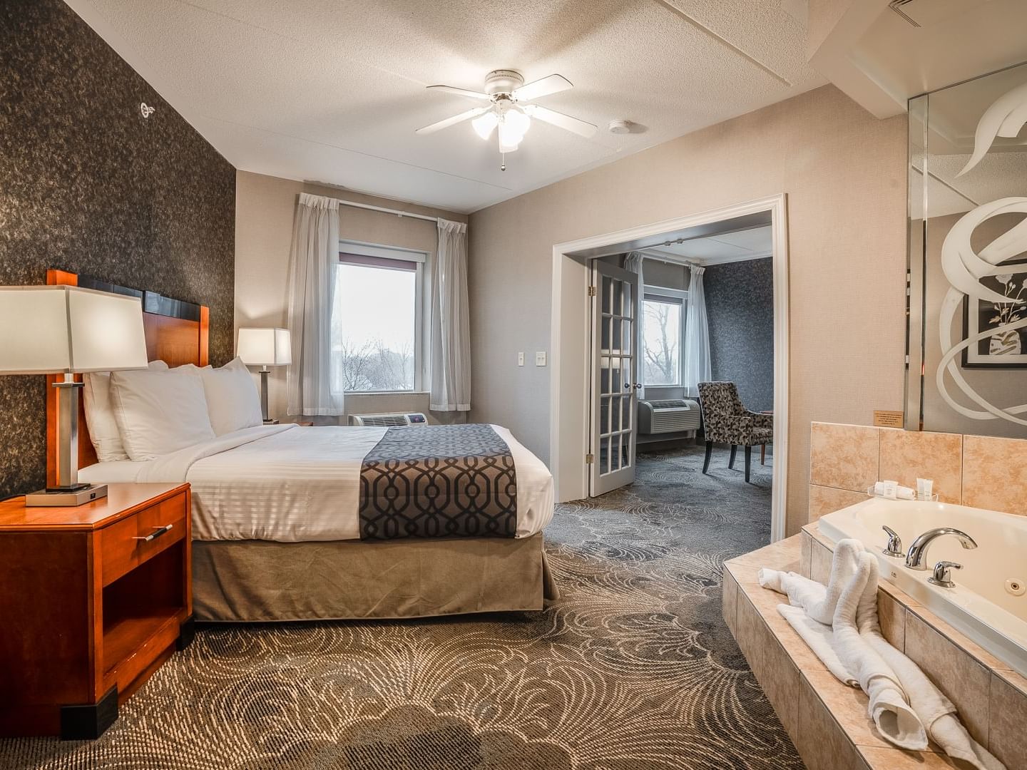 Monte Carlo Inn Barrie Suites Guest Room