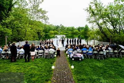 Outdoor wedding at Gettysburg.