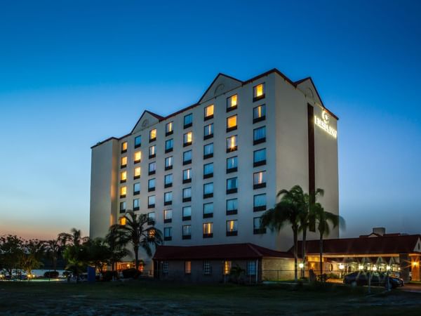 Exterior facade of Fiesta Inn Tampico at Night