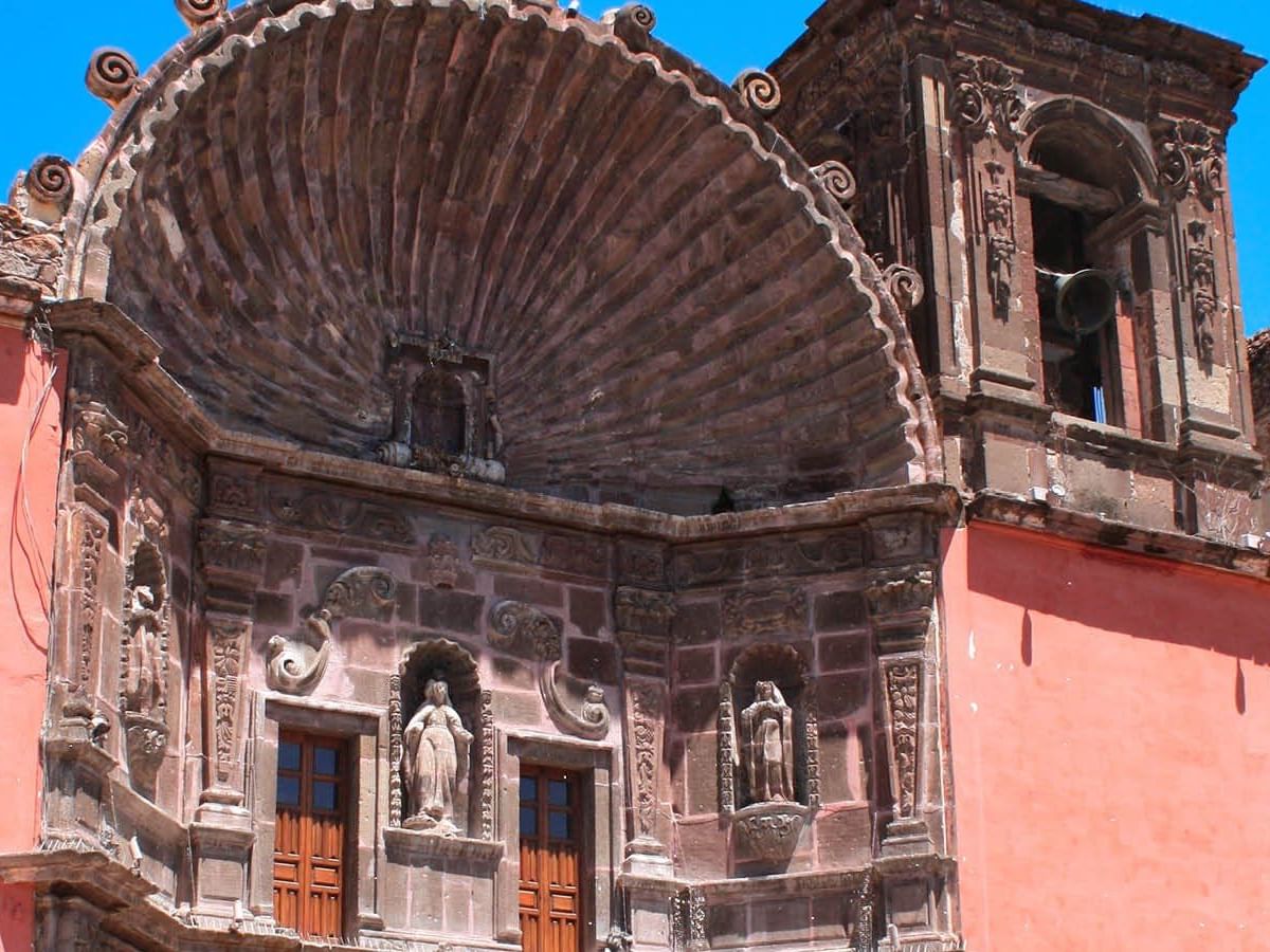 Iglesia de Nuestra Señora de la Salud cerca de One Hotels