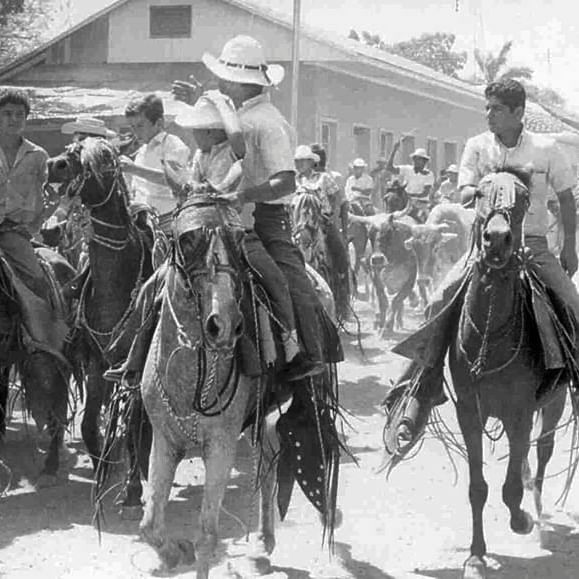 Horse riding in Liberia festival near Buena Vista Del Rincon