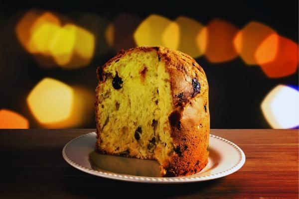 Mini panettone, a great Christmas wedding favour idea 