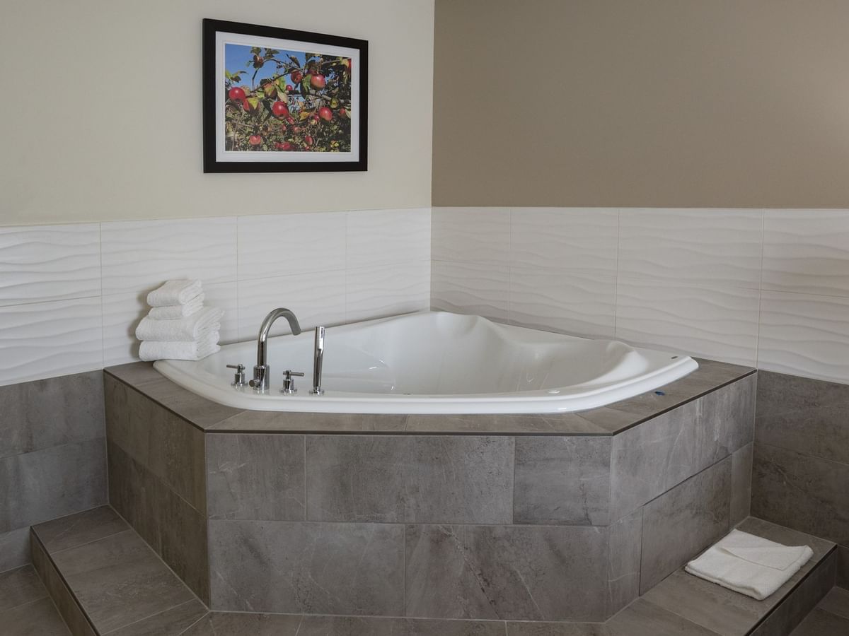 Large bathtub