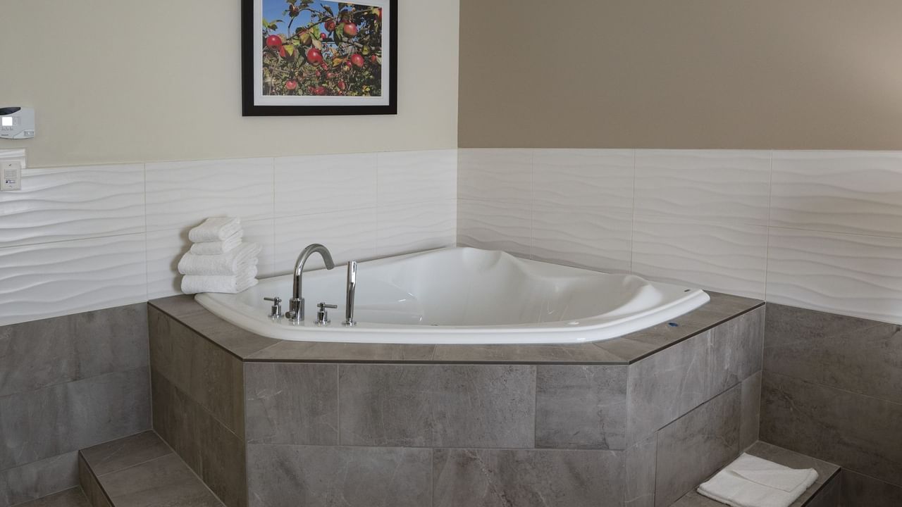 Large bathtub