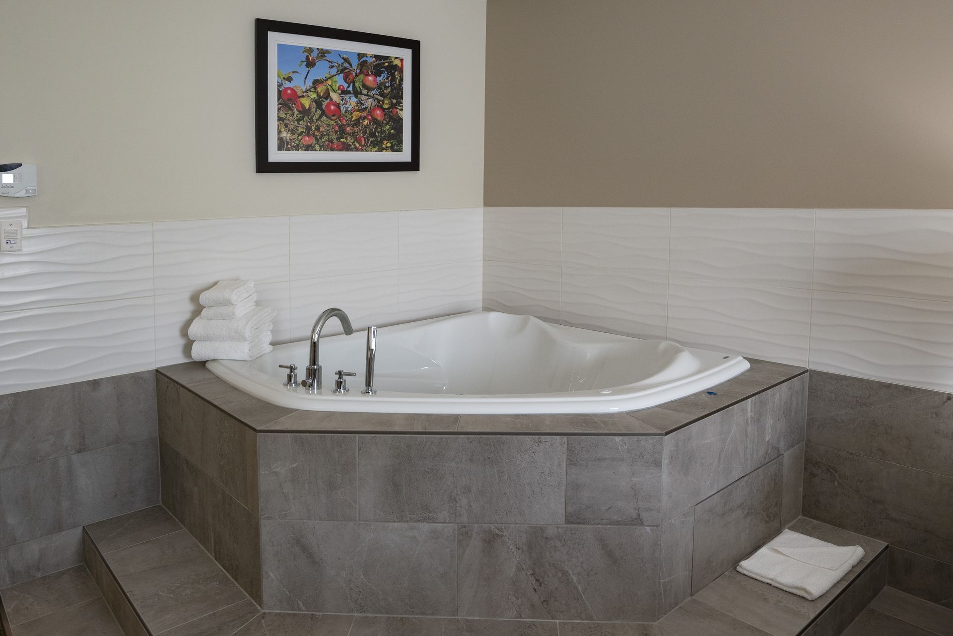 Coast Oliver Hotel - Premium King with Jacuzzi(4)