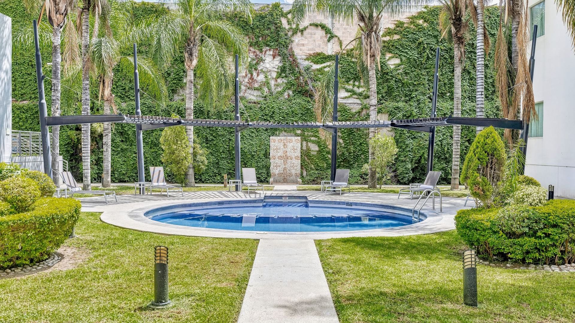 Alberca y jardin_2025