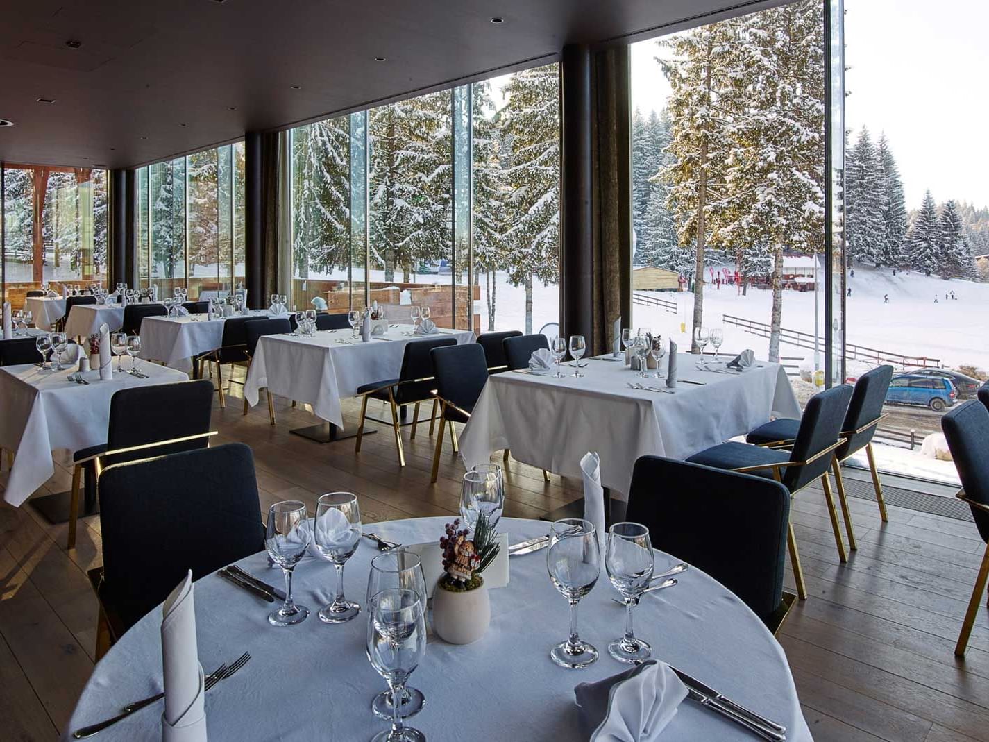 Restaurant Altitude la Ana Hotels Sport Poiana Brașov