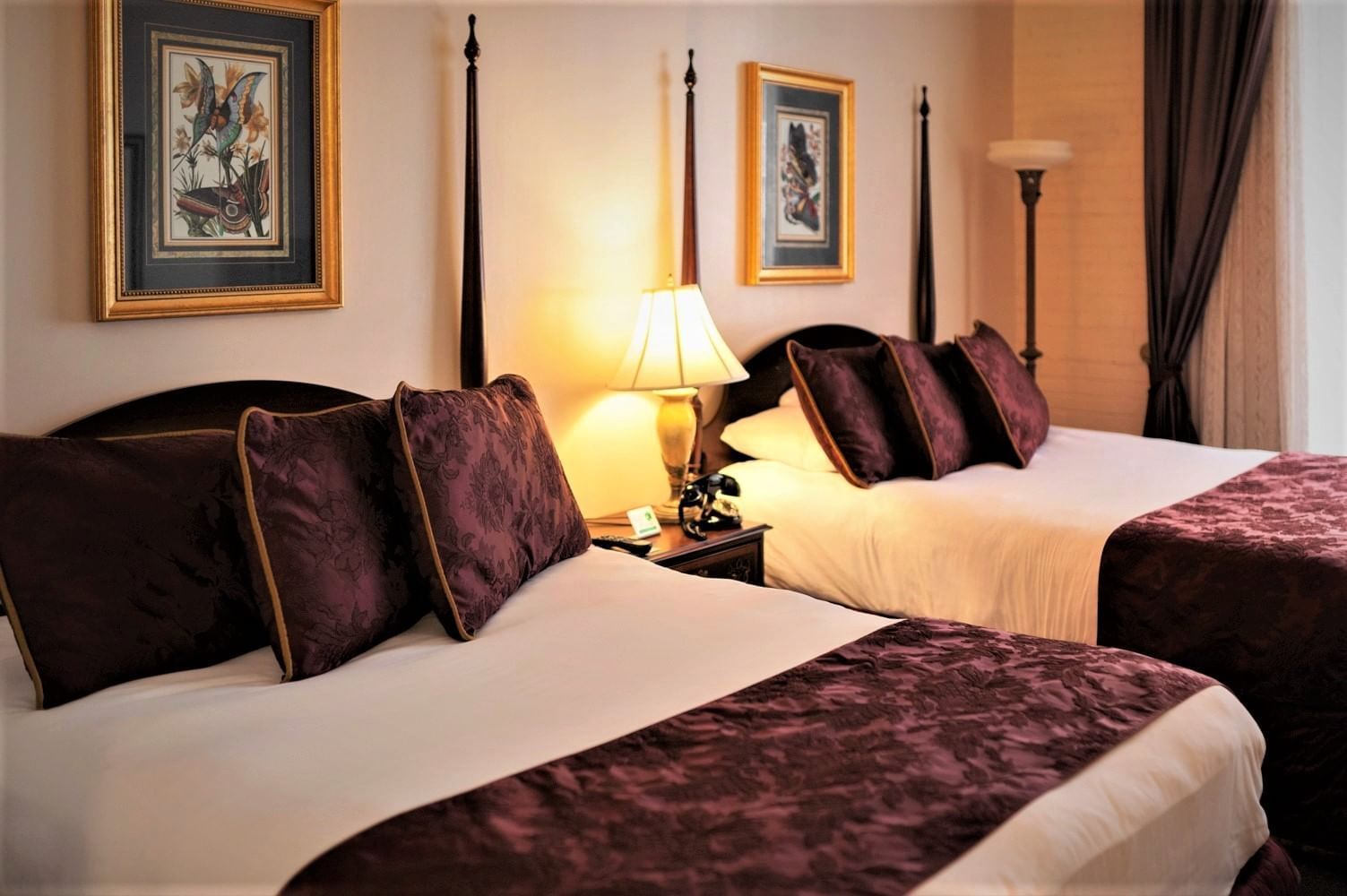 Pillow suite outlet hotel