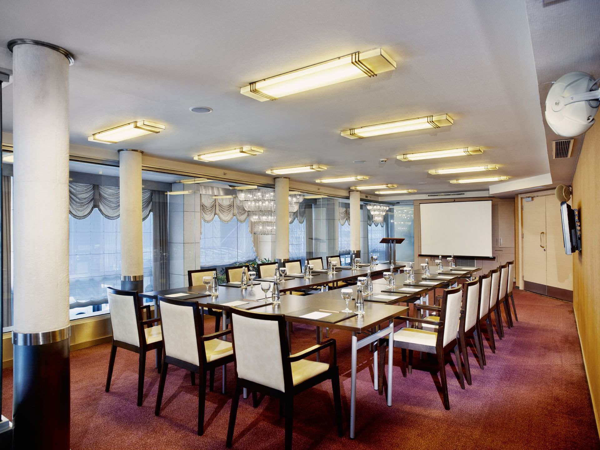 U-Shape meetin room area at Eresin Hotels Taxim Premier