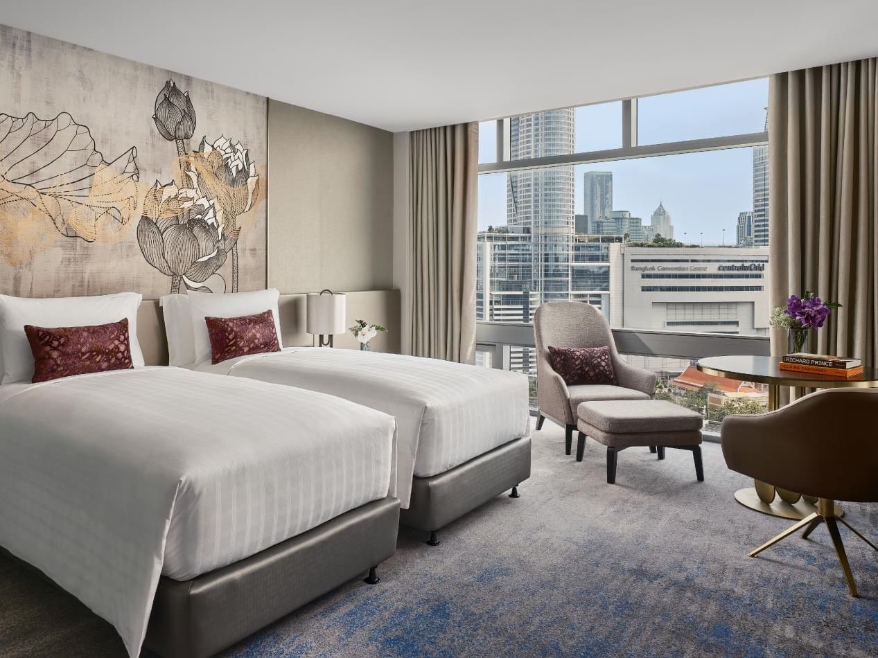 Twin beds in Premier Room at Chatrium Hotels & Residences
