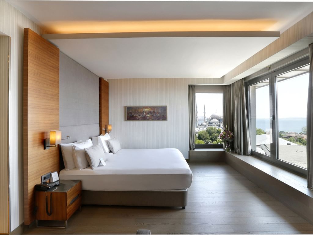 Seaview Corner Deluxe Room at Hotel Arcadia Blue Istanbul
