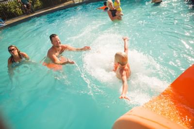 Hotel Lakeside Pool Family Swimming