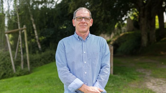 An image of a man at Hotel du Chateau