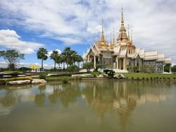 Distant view of Wat Non-Kum near Hop Inn Hotel