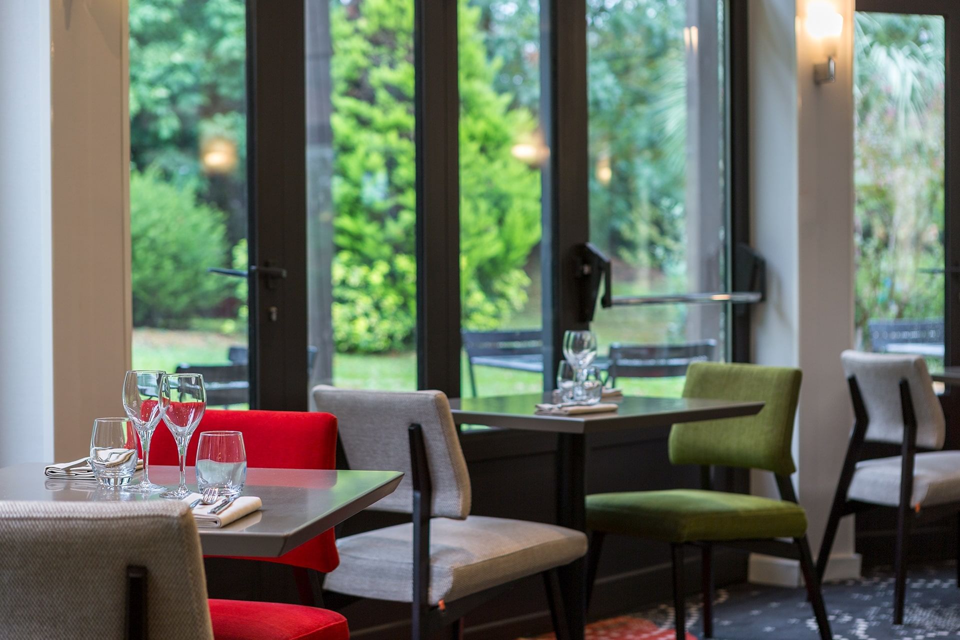 Dining tables in the Restaurant at Oceania Nantes Aéroport