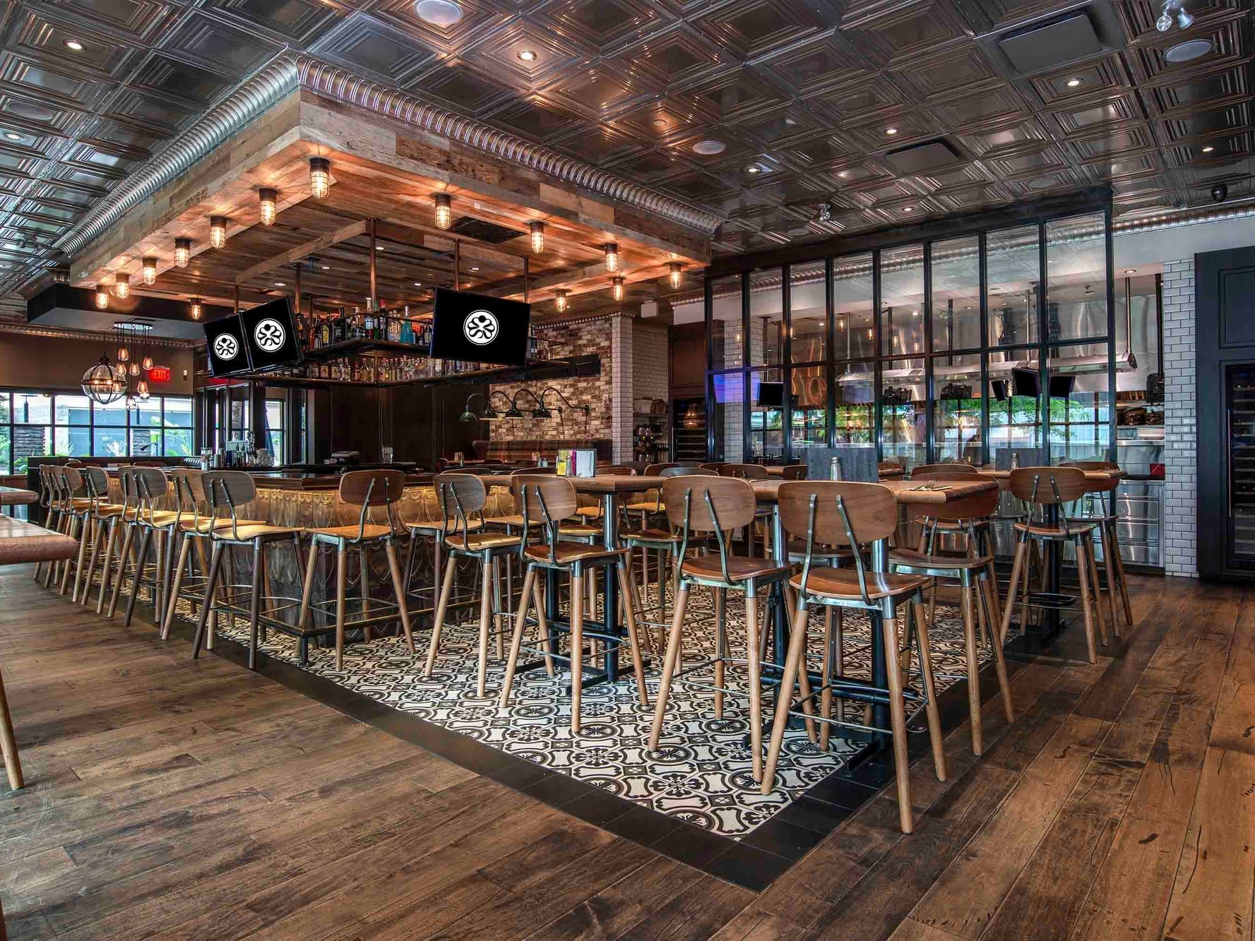 Moxies Sandman Signature Kamloops Hotel