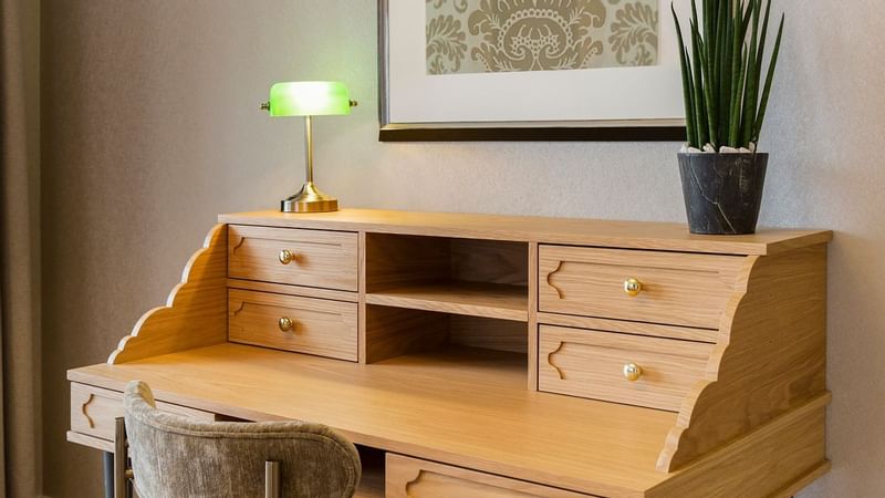 Working desk of Executive Suite at Warwick Reine Astrid - Lyon