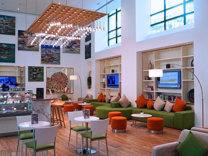 Mugs & Munch Cafe & Lounge