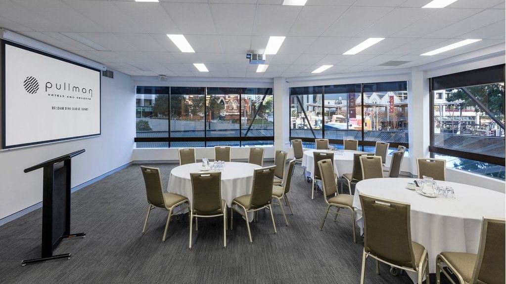Banquet tables in Oliver's Room at Pullman & Mercure Brisbane King George Square