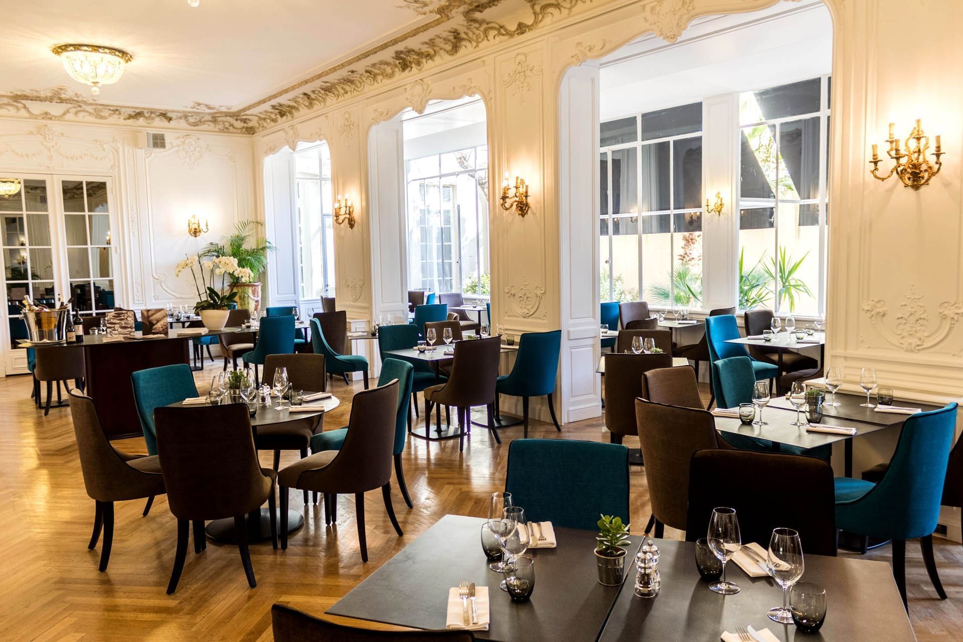 Coin salle à manger du restaurant à l'Oceania Le Métropole Montpellier