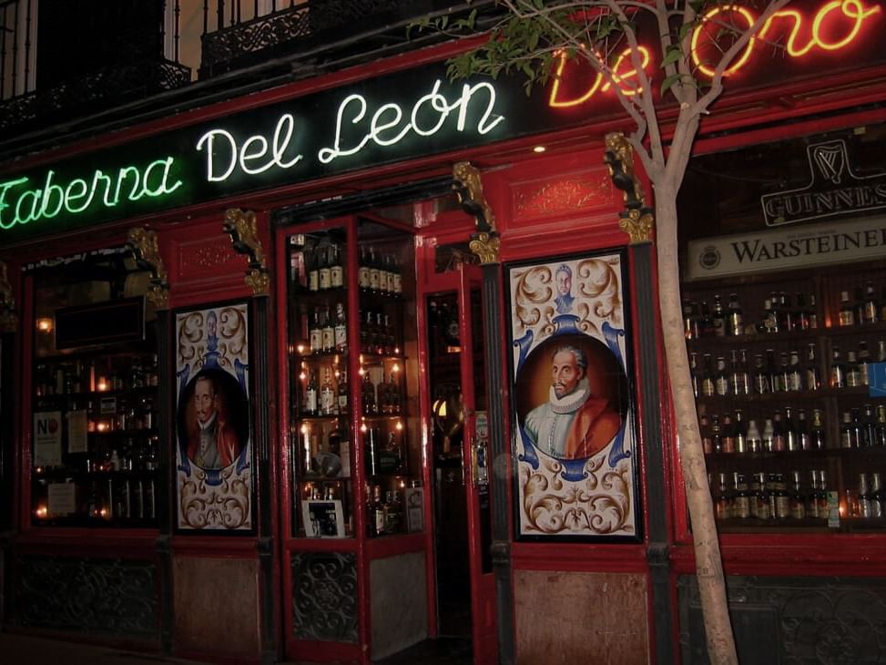 Vermut en el Barrio de las Letras Taberna del León