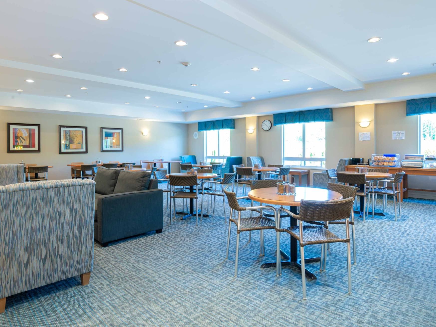 Complimentary Continental Breakfast | Sandman Hotel & Suites Squamish