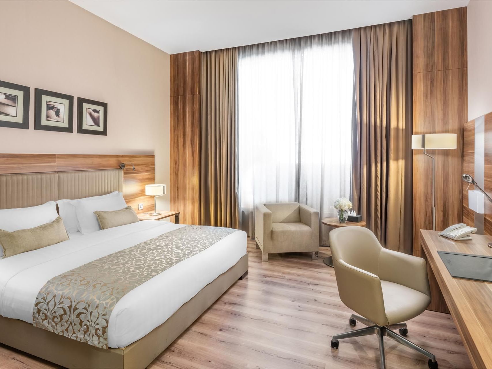 Deluxe Room City View with one bed at Bay La Sun Hotel & Marina