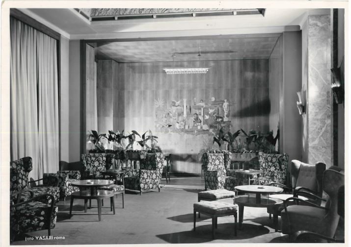 Black & white image of the lobby area of Bettoja Hotels Group