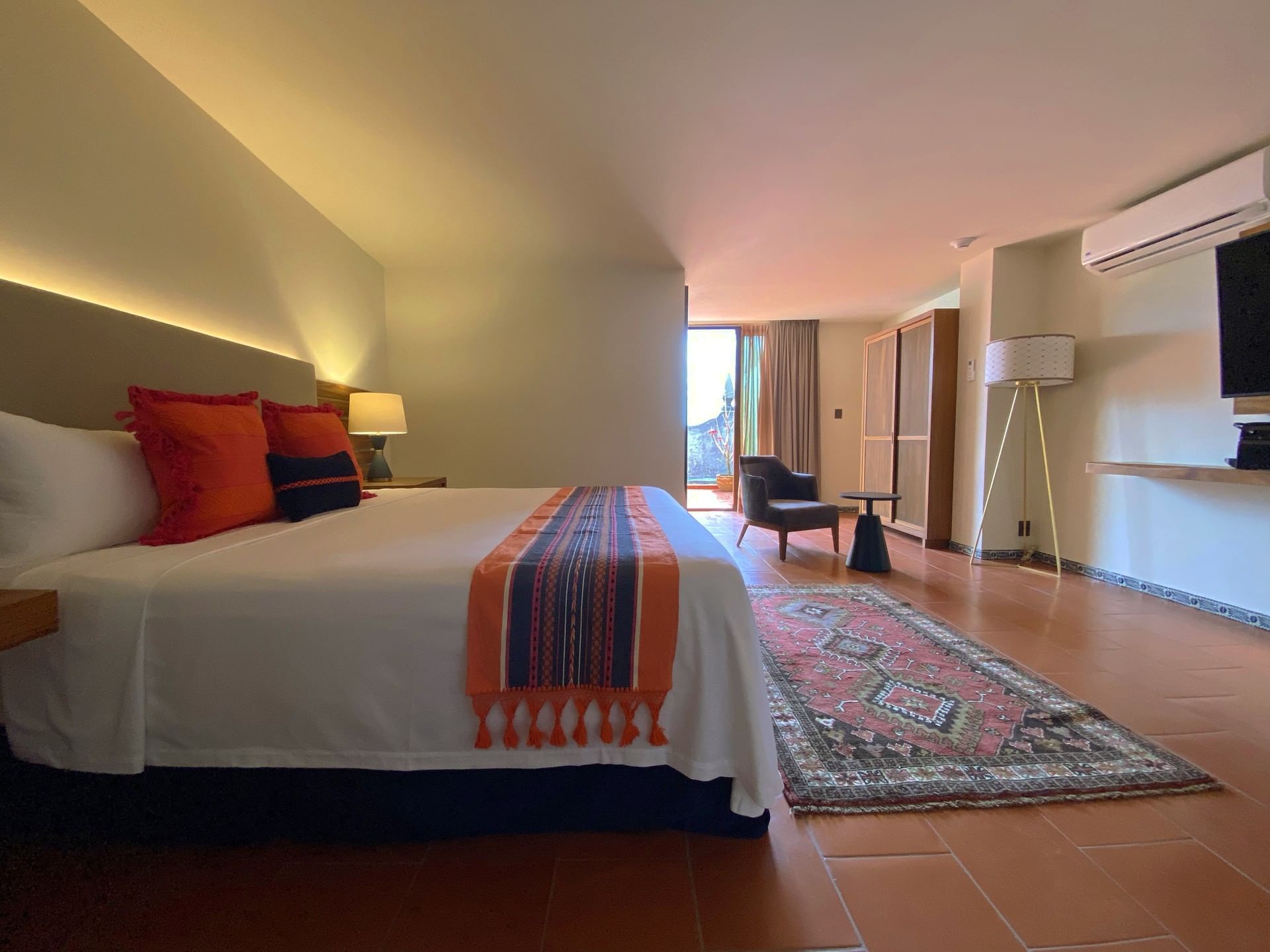 Interior of a hotel room at Casa Azulejos Puebla Hotel Boutique