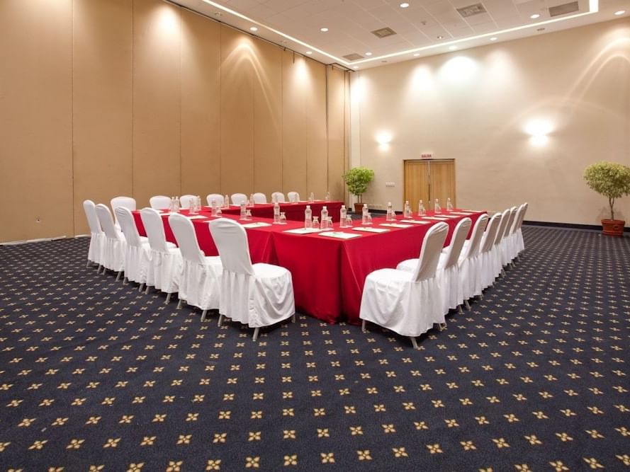 U-style table arrangements in a Salon Cayuco at Gamma Hotels