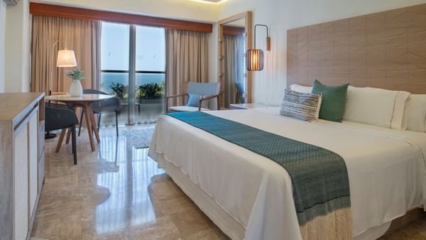 Deluxe 1 King Bedroom with an ocean view at FA Puerto