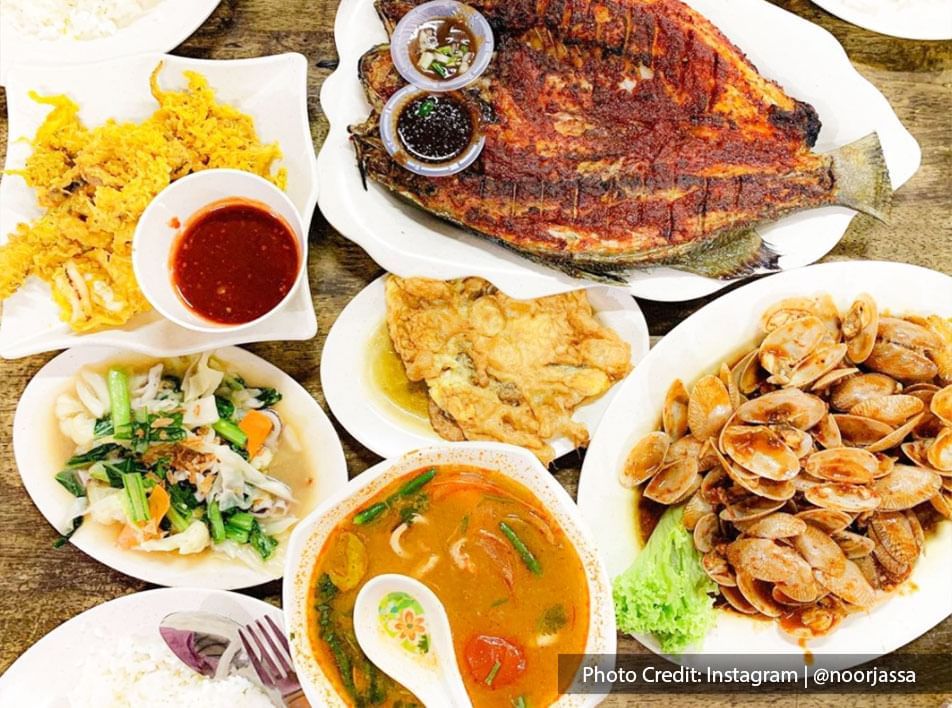 Signature seafood dishes at Restoran Seri Mesra Ikan Bakar & Seafood, Port Dickson