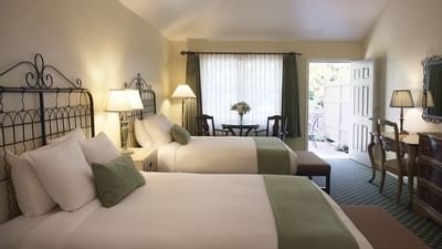 Cozy two queen room.