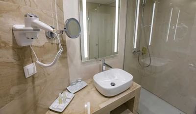 Baie din apartament la Ana Hotels Europa Eforie Nord