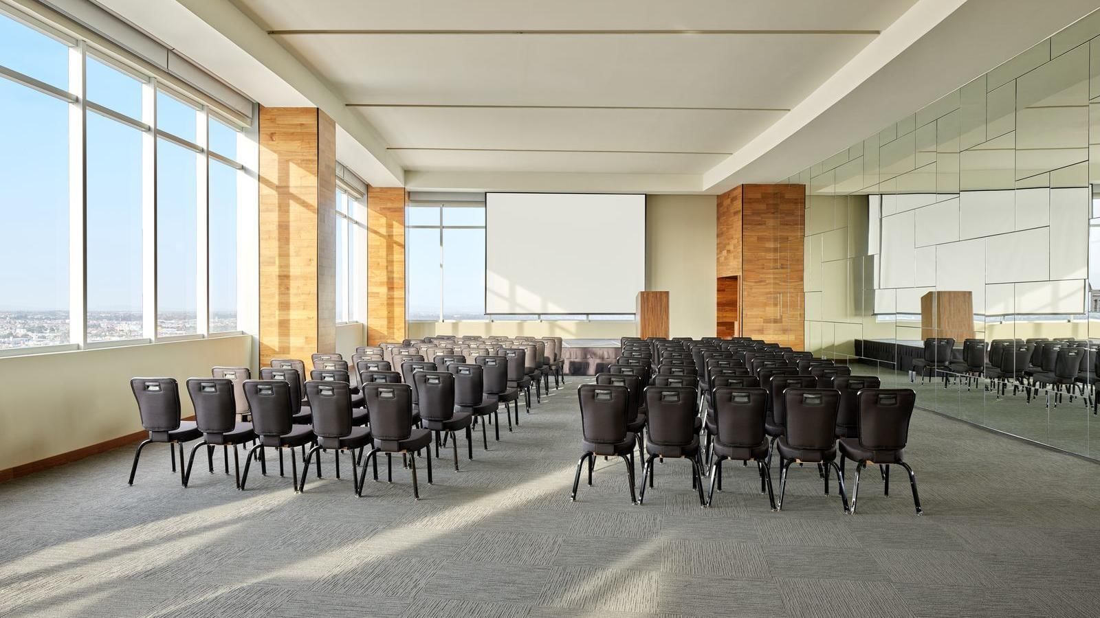 Theater style set-up in a meeting room at FA San Luis Potosí