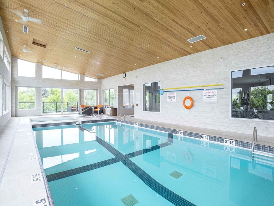 Indoor Pool Sandman Signature Kamloops Hotel