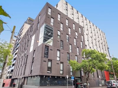 Student Living on Villiers - External