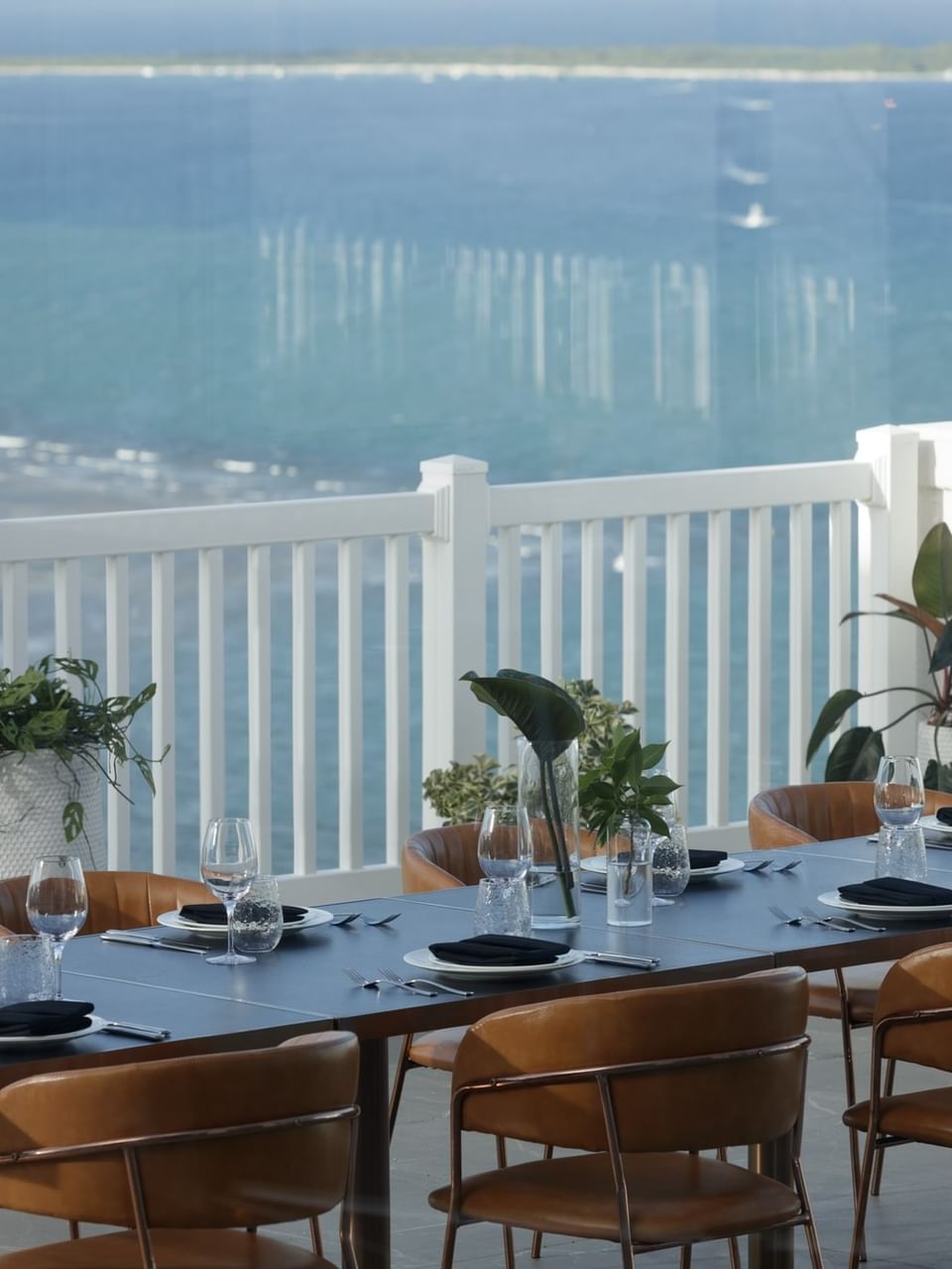 Cutz Steakhouse & Seafood