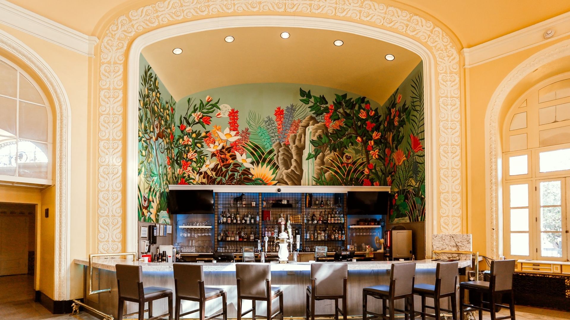 {item.first_photo.alt}