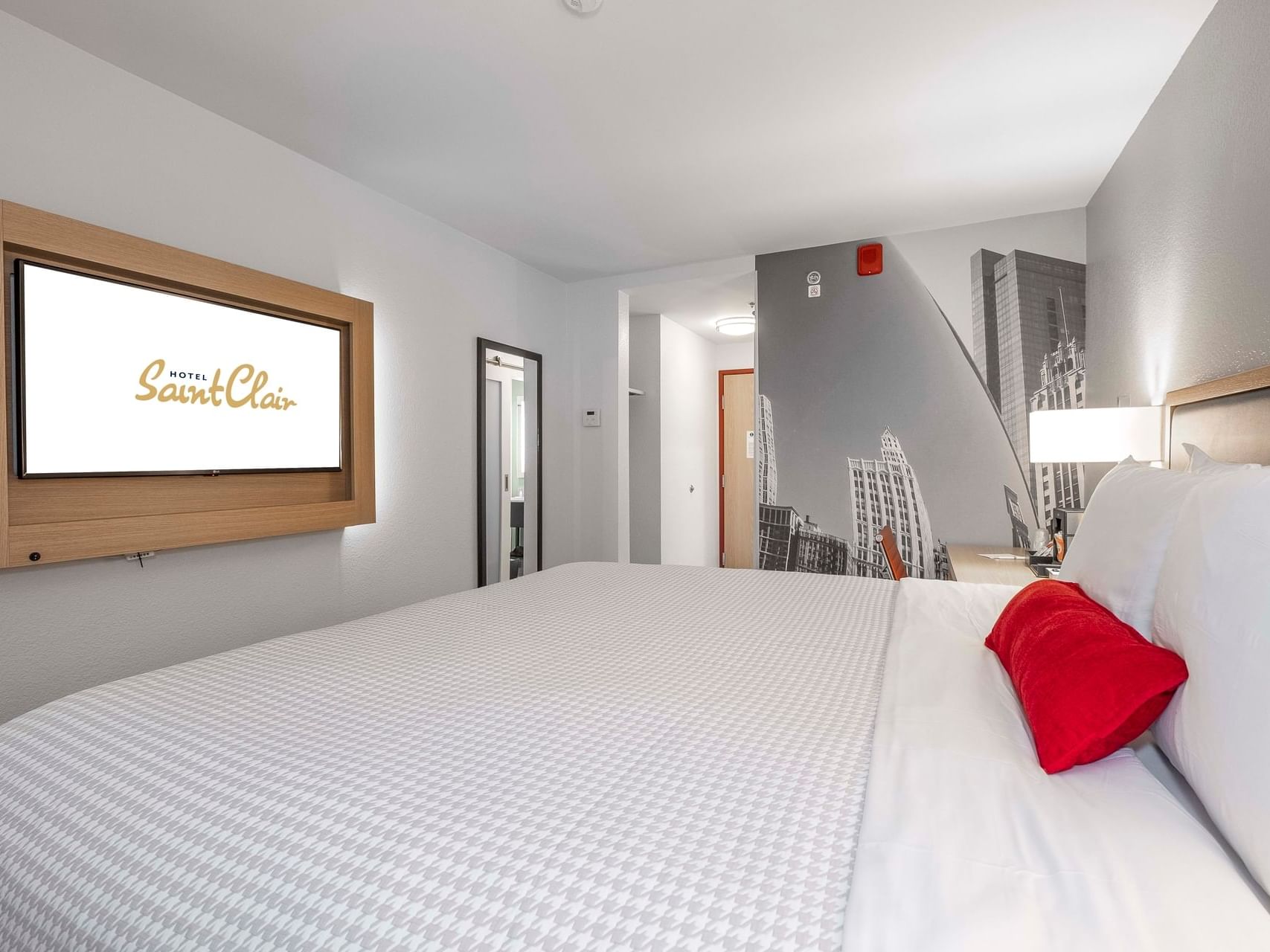 Interior view of Accessible King room at Hotel Saint Clair