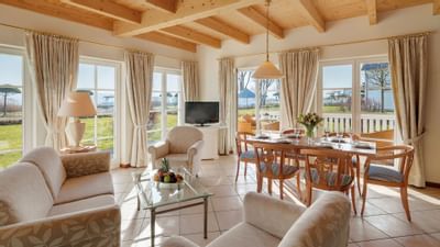 Schwielowsee apartment dining area