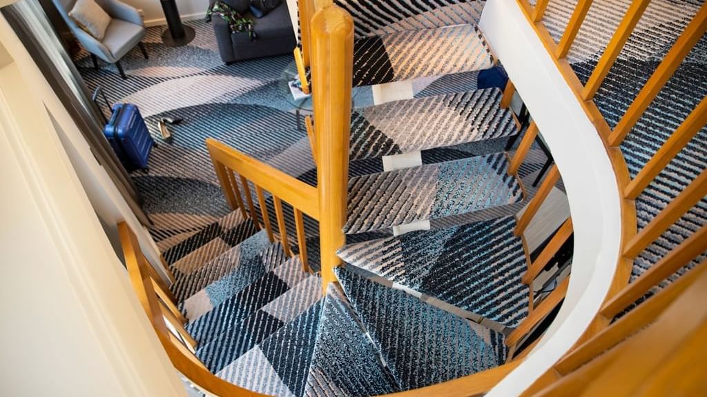 King Spa Suite stairs